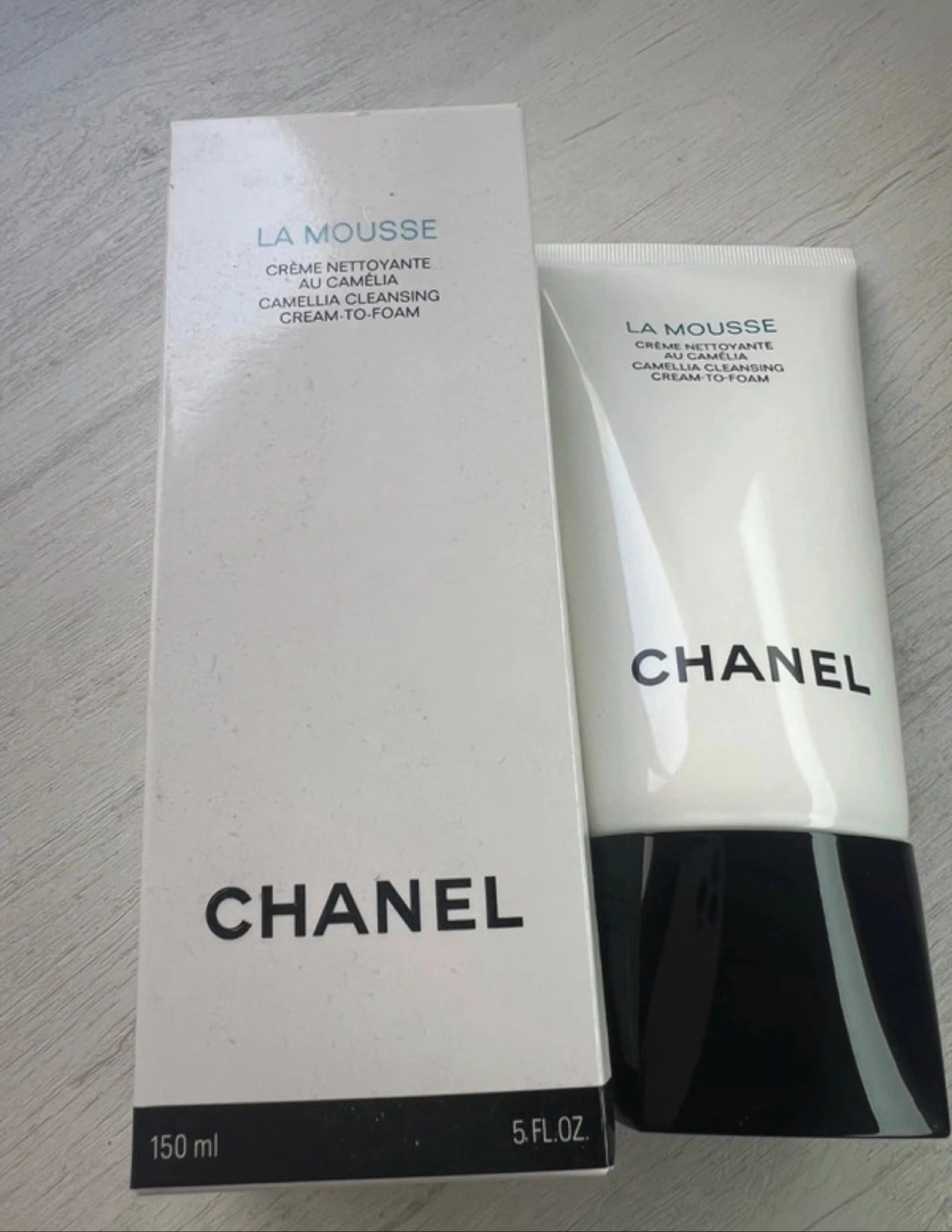 Mousse nettoyante Chanel 